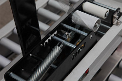 Заклейщик коробов Hualian Machinery FXJ-2550X в Екатеринбурге, фото 2